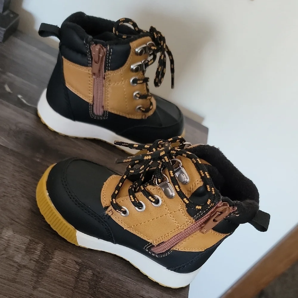 Wonder Nation Baby Tan and Black Boots